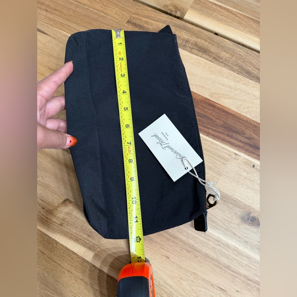 Universal Thread Cosmetics Pouch - Picture 3 of 5